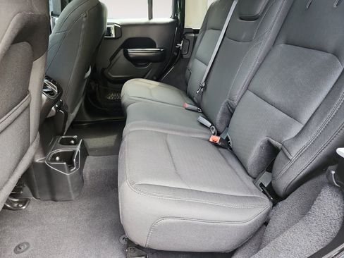 Used 2019 Jeep Wrangler Unlimited Sport S AWD/4WD image 14
