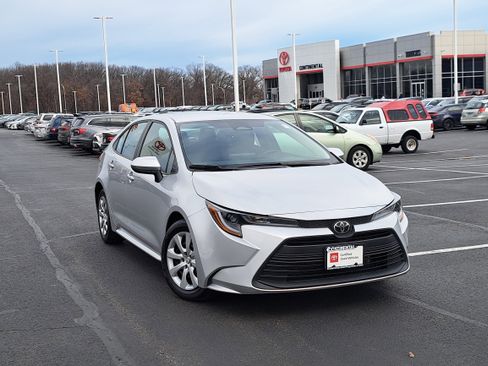 Certified 2023 Toyota Corolla LE image 32