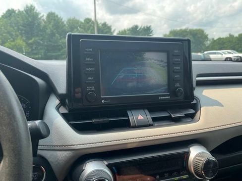 Used 2020 Toyota RAV4 XLE FWD image 14
