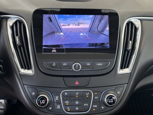 Used 2022 Chevrolet Malibu Premier FWD image 16