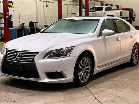 Used 2015 Lexus LS 460 AWD w/ Comfort Package image 37