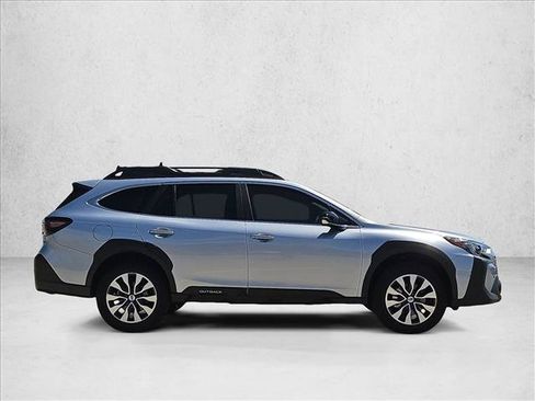Used 2025 Subaru Outback Limited XT AWD/4WD image 4