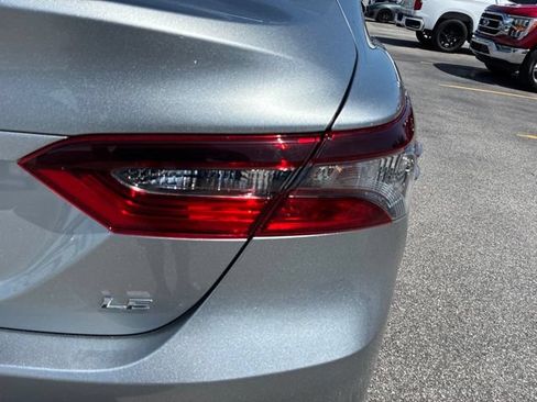 Used 2022 Toyota Camry LE FWD image 14
