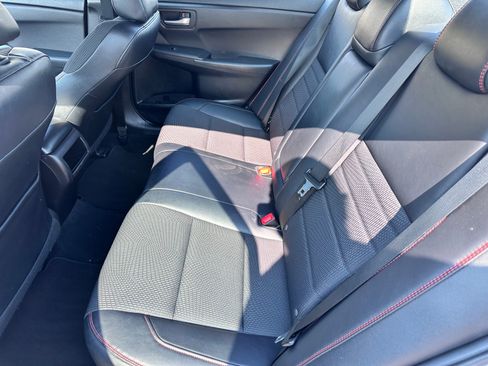 Used 2016 Toyota Camry SE FWD image 6