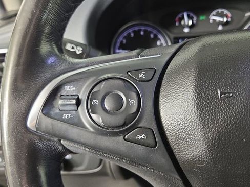 Used 2019 Buick Enclave Essence FWD image 23
