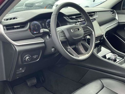 Used 2024 Jeep Grand Cherokee L Limited w/ Luxury Tech Group II image 12