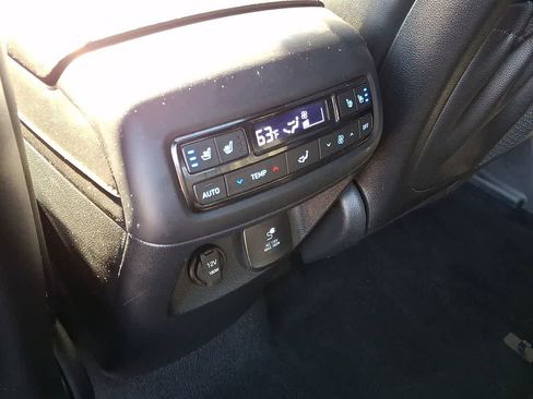 Used 2024 Hyundai Palisade Calligraphy image 27