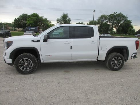 New 2026 GMC Sierra 1500 AT4 w/ AT4 Premium Package AWD/4WD image 10