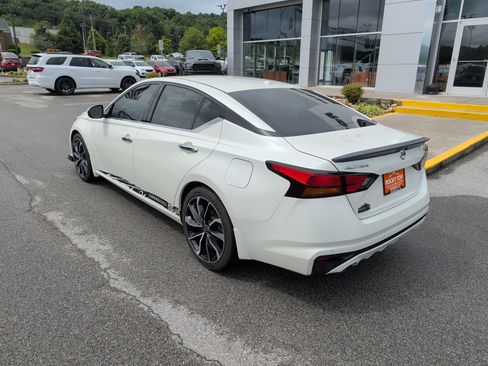 Used 2019 Nissan Altima 2.5 Platinum FWD image 8