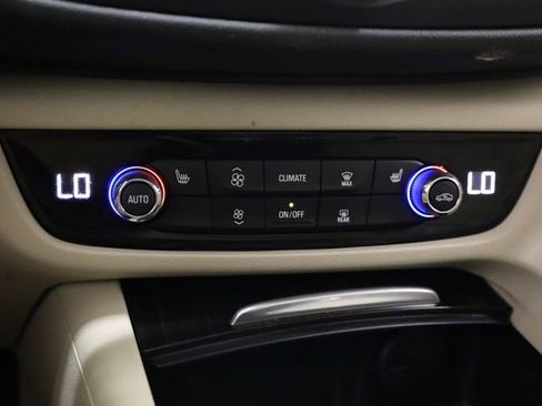 Used 2018 Buick Regal Essence w/ Driver Confidence Package #1 AWD/4WD image 22