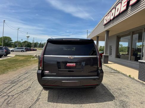 Used 2016 Cadillac Escalade ESV Platinum AWD/4WD image 4