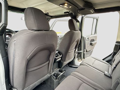 Used 2023 Jeep Wrangler Unlimited Sport AWD/4WD image 6