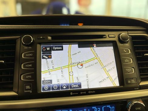 Used 2018 Toyota Highlander Limited w/ Protection Package #3 image 32