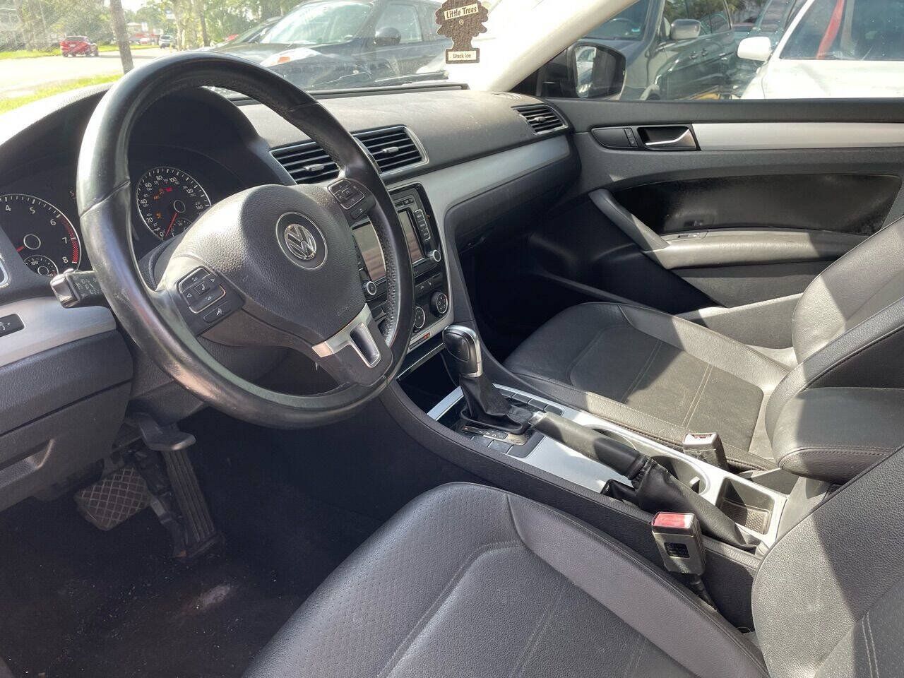 Used 2013 Volkswagen Passat 2.5 SE FWD image 10
