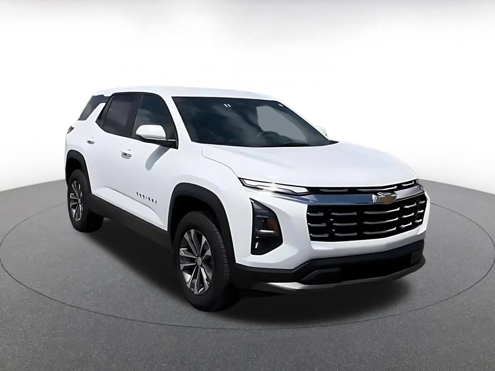 Used 2025 Chevrolet Equinox LT FWD image 2