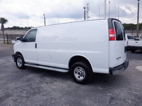 Used 2023 GMC Savana 2500 w/ Driver Convenience Package image 3