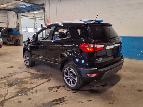 Used 2022 Ford EcoSport Titanium image 3