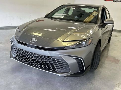 Used 2026 Toyota Camry SE FWD image 7