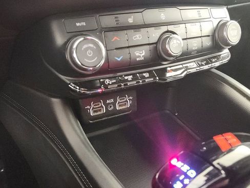 Used 2022 Dodge Durango GT AWD/4WD image 18