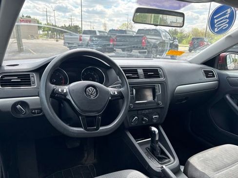 Used 2017 Volkswagen Jetta S FWD image 9