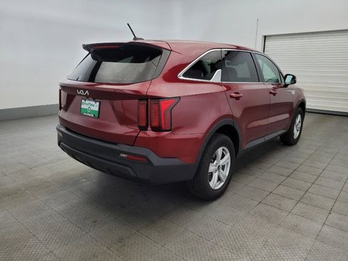 Used 2022 Kia Sorento LX image 9