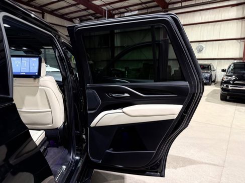 Used 2021 Cadillac Escalade Sport w/ Driver Assist Tech Package image 20