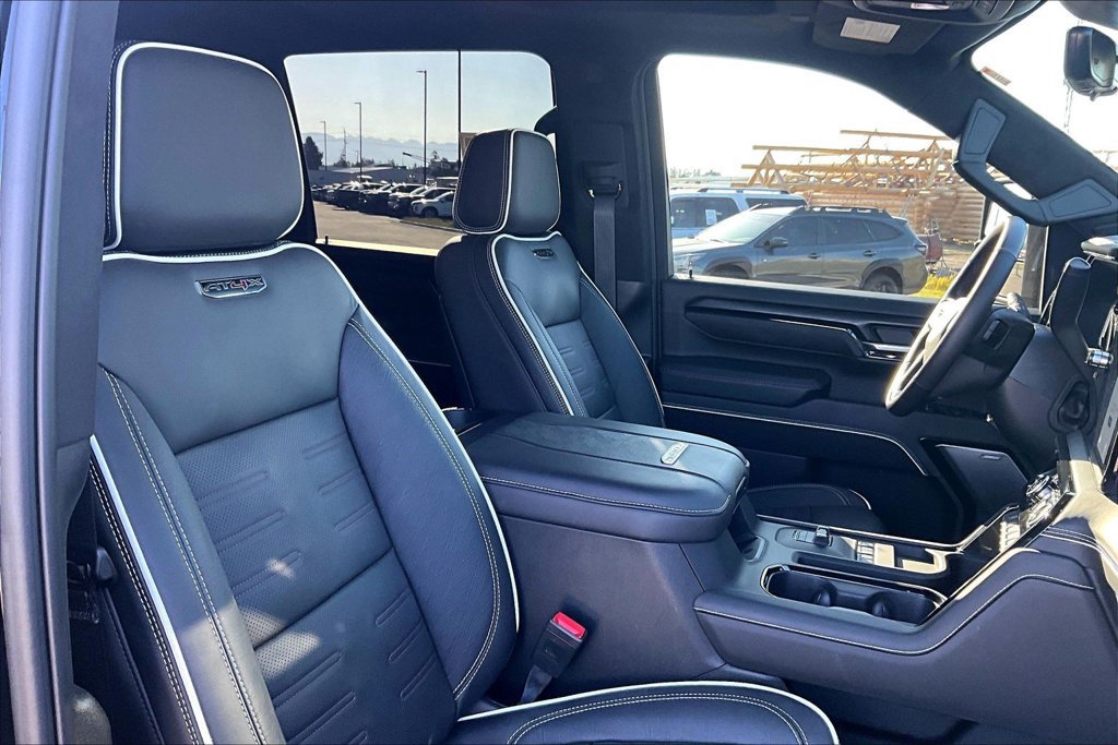 Used 2025 GMC Sierra 2500 AT4X AWD/4WD image 7