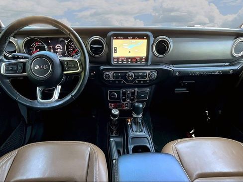 Used 2021 Jeep Wrangler Unlimited Rubicon AWD/4WD image 9