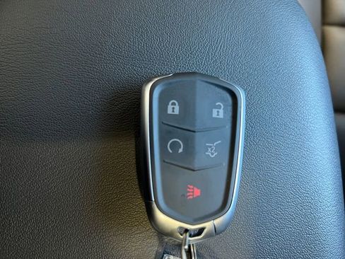 Certified 2024 Cadillac XT5 Sportv w/ LPO, Floor Liner Package AWD/4WD image 25