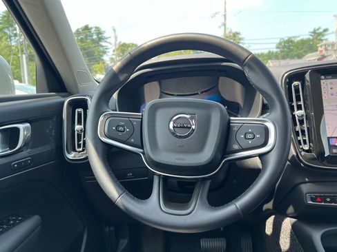 Certified 2025 Volvo XC40 B5 Core AWD/4WD image 25
