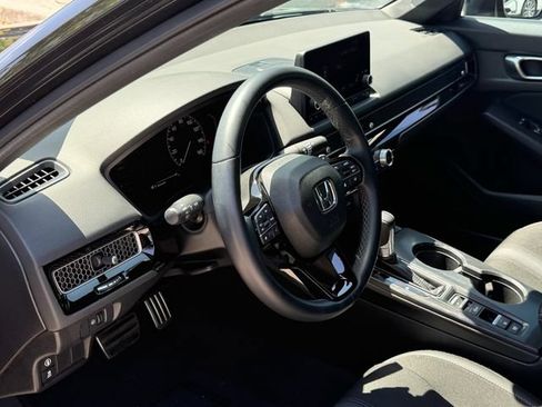 Used 2023 Honda Civic Sport image 12