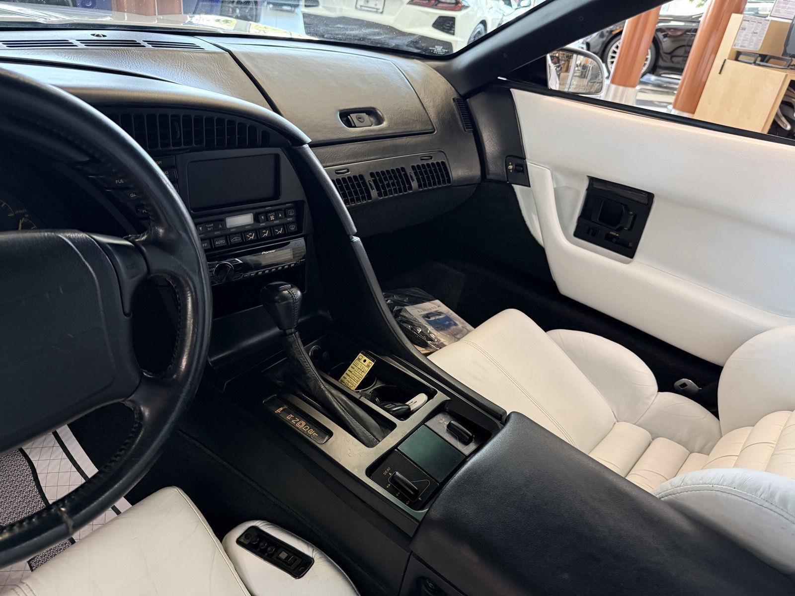 Used 1993 Chevrolet Corvette Convertible RWD image 29