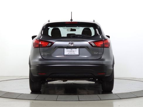 Used 2018 Nissan Rogue Sport SV w/ SV Technology Package AWD/4WD image 6