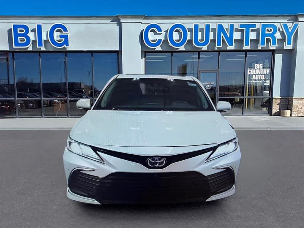Used 2022 Toyota Camry XLE w/ Navigation Upgrade Package FWD image 4