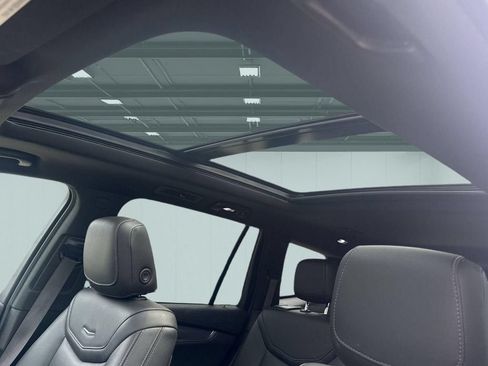 Used 2021 Cadillac XT6 Luxury w/ LPO, Floor Liner Package FWD image 13