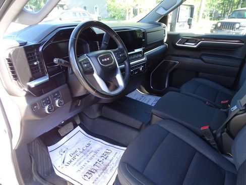 Used 2023 GMC Sierra 1500 4x4 Crew Cab SLE w/ X31 Off-Road Package image 12