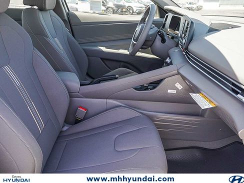 New 2026 Hyundai Elantra Sport FWD image 20