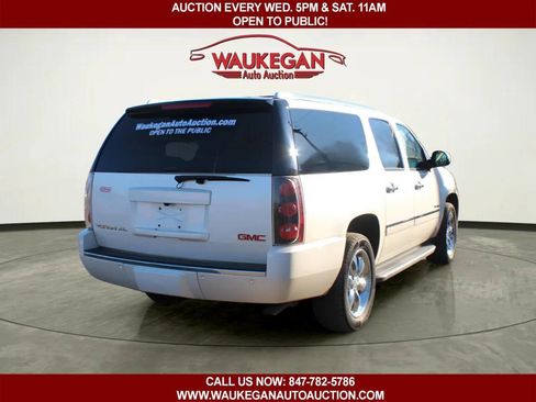 Used 2013 GMC Yukon XL Denali image 4