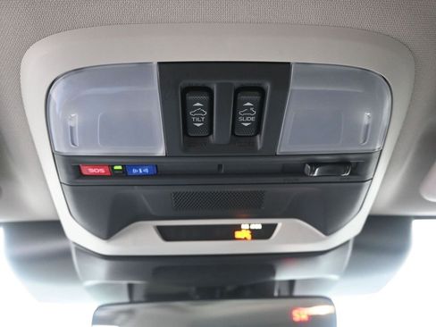 Used 2024 Subaru Crosstrek 2.0i Premium image 12