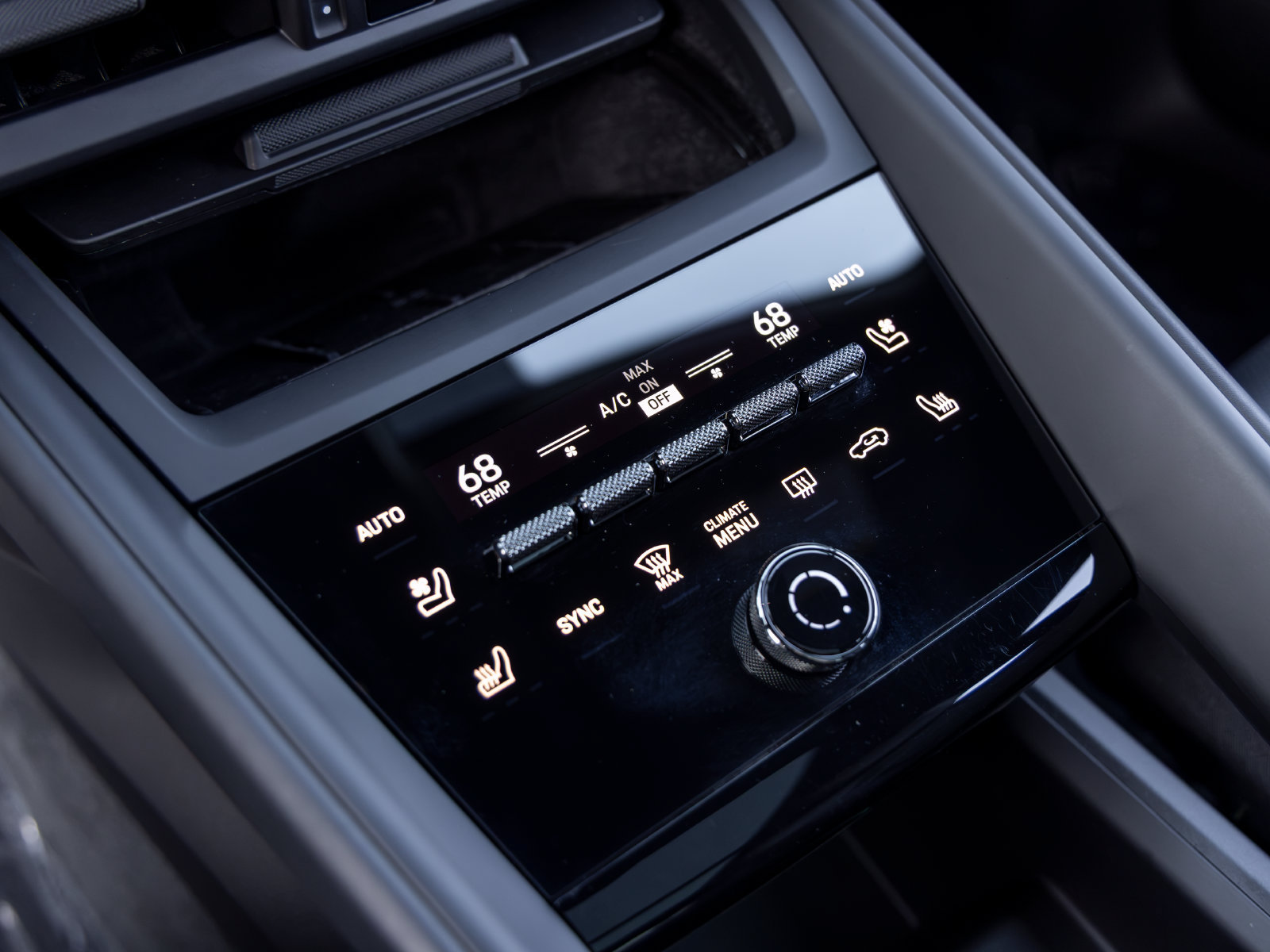 Certified 2025 Porsche Macan 4S Electric AWD/4WD image 41