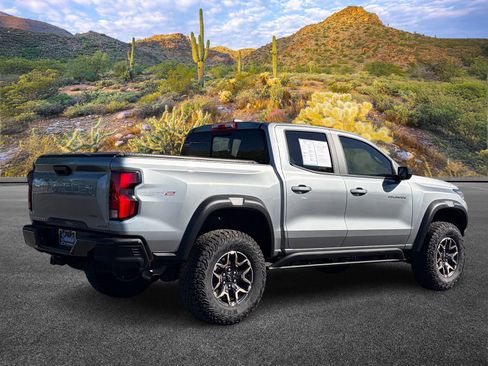 Used 2025 Chevrolet Colorado ZR2 image 4