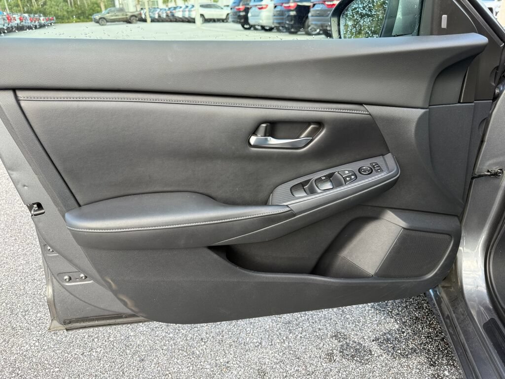 Used 2020 Nissan Sentra SV FWD image 17
