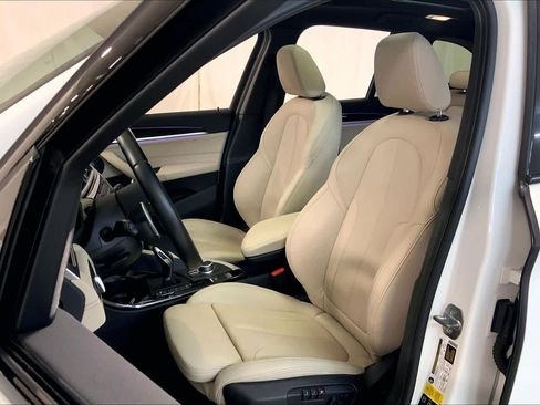 Used 2020 BMW X1 xDrive28i w/ Premium Package image 8