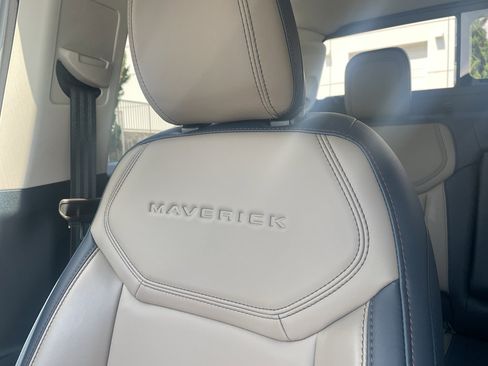 Used 2025 Ford Maverick Lariat w/ 4K Tow Package image 30