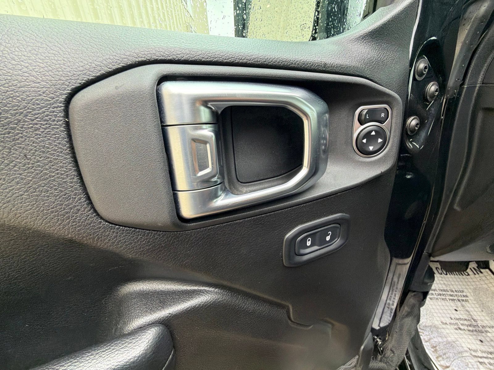 Used 2026 Jeep Gladiator Rubicon AWD/4WD image 11