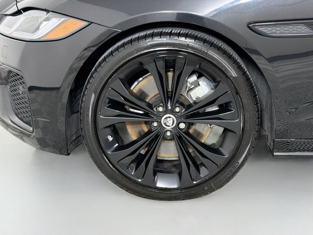 Used 2024 Jaguar XF R-Dynamic SE AWD/4WD image 33