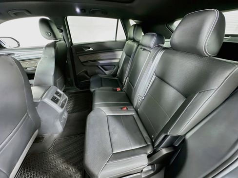 Used 2023 Volkswagen Atlas Cross Sport SE FWD image 24