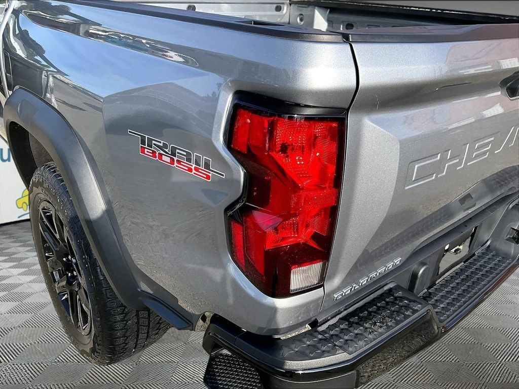 Used 2023 Chevrolet Colorado Trail Boss AWD/4WD image 33