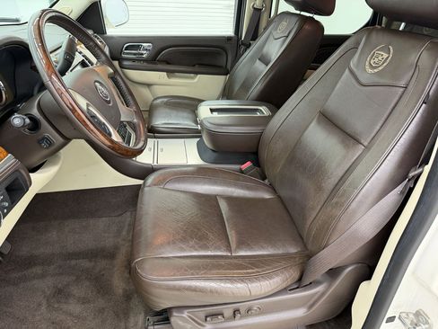 Used 2014 Cadillac Escalade Platinum AWD/4WD image 5