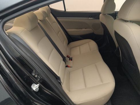 Used 2018 Hyundai Elantra Value Edition FWD image 19